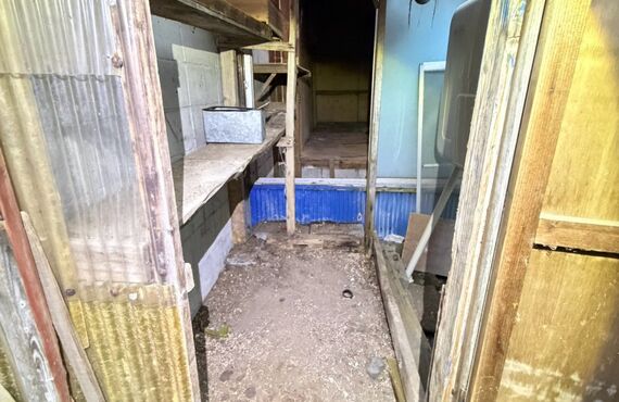 にかほ市で小屋の解体前残置物処分を行いました｜不用品回収・片付けもお任せください